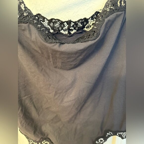 SKIMS Fits Everybody Lace Cami Bodysuit - Picture 4 of 5